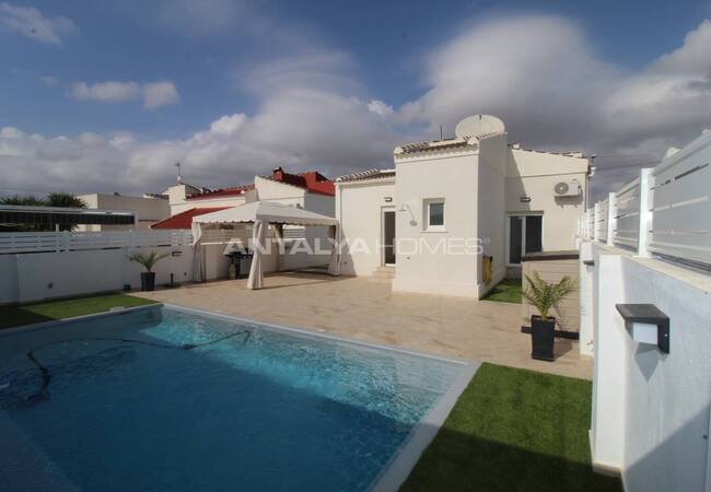 Renovated Villa Near Torrevieja’s Pink Salt Lake 2