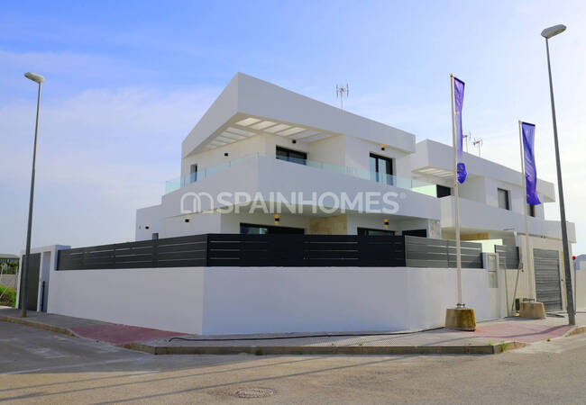 3-bedroom Houses with Swimming Pools in Dolores Alicante 4