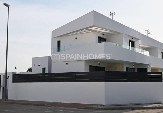 3-bedroom Houses with Swimming Pools in Dolores Alicante 3