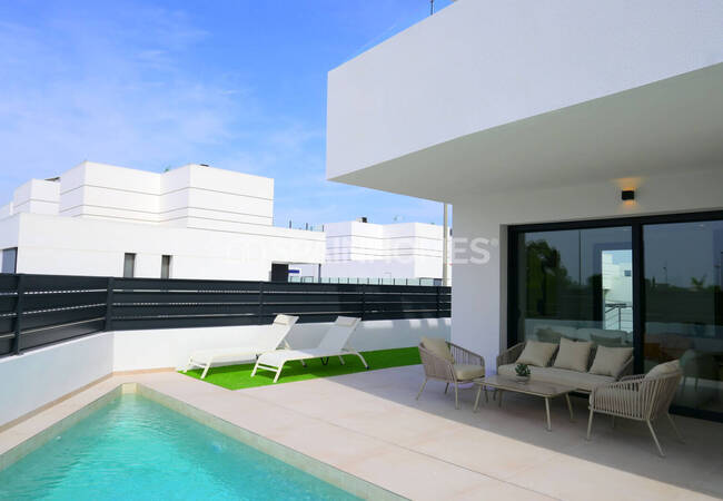 3-bedroom Houses with Swimming Pools in Dolores Alicante 9