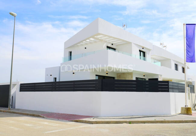 3-bedroom Houses with Swimming Pools in Dolores Alicante 2