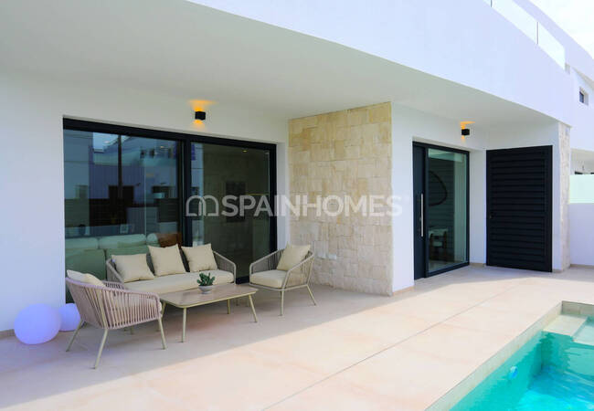 3-bedroom Houses with Swimming Pools in Dolores Alicante 6