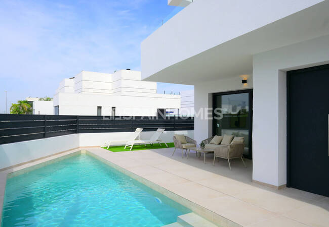 3-bedroom Houses with Swimming Pools in Dolores Alicante 10