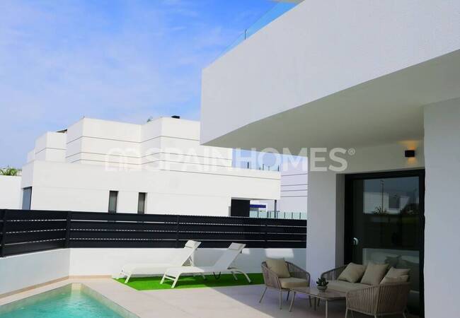 3-bedroom Houses with Swimming Pools in Dolores Alicante 8