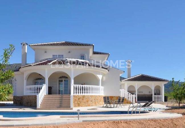 Spacious 4-bedroom Houses with Pools in Aspe Alicante