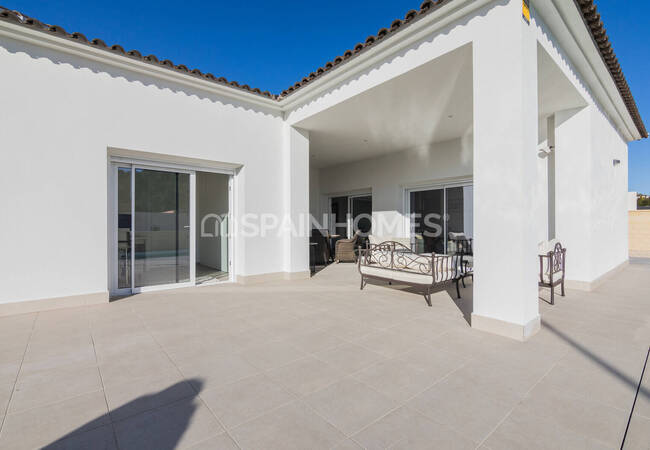 3-bedroom Bungalow-style Homes with Pools in Aspe Alicante 4