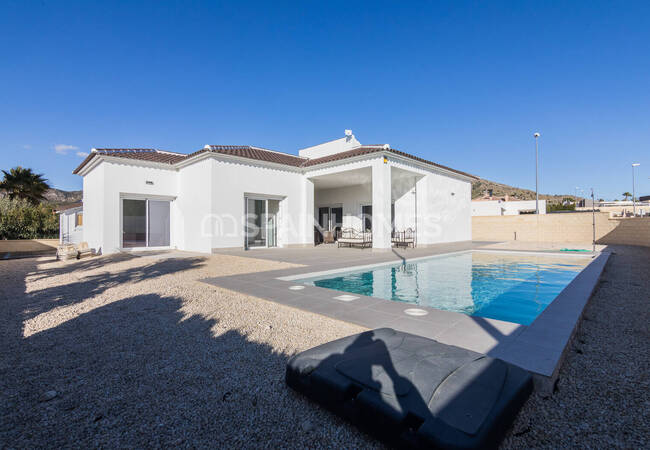 3-bedroom Bungalow-style Homes with Pools in Aspe Alicante 2