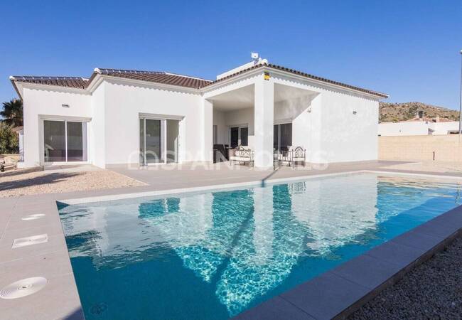 3-bedroom Bungalow-style Homes with Pools in Aspe Alicante 1