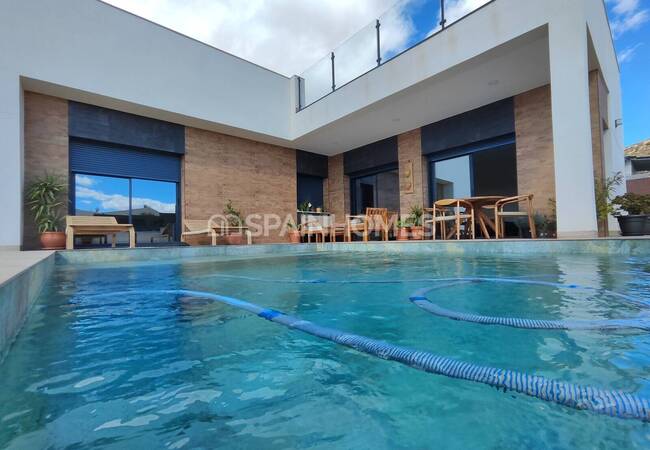 3-bedroom Villas with Private Pools in Alicante Aspe 2