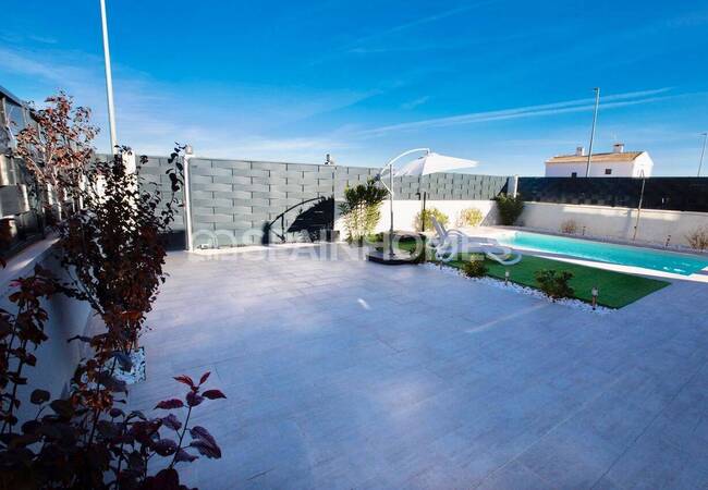 Spacious 3-bedroom Villas with Pools and Parking in Aspe Alicante 5