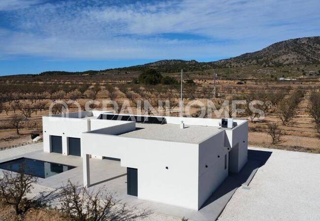 3-bedroom Homes with Pools and Extensive Plots in Aspe Alicante 1