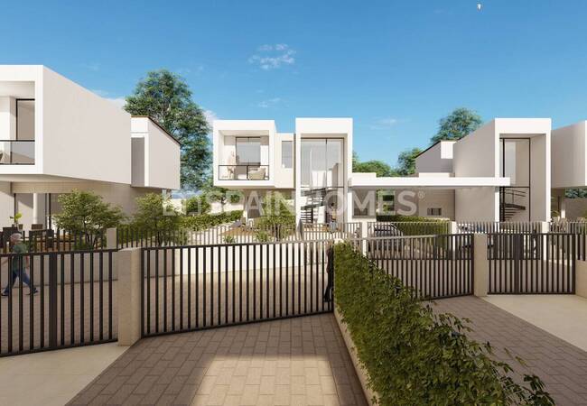 Homes with Pools Near the Beach in La Nucia Alicante 3