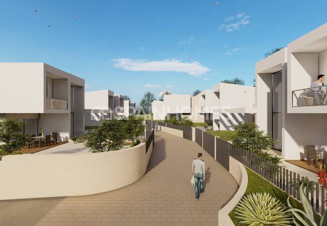 Homes with Pools Near the Beach in La Nucia Alicante 9