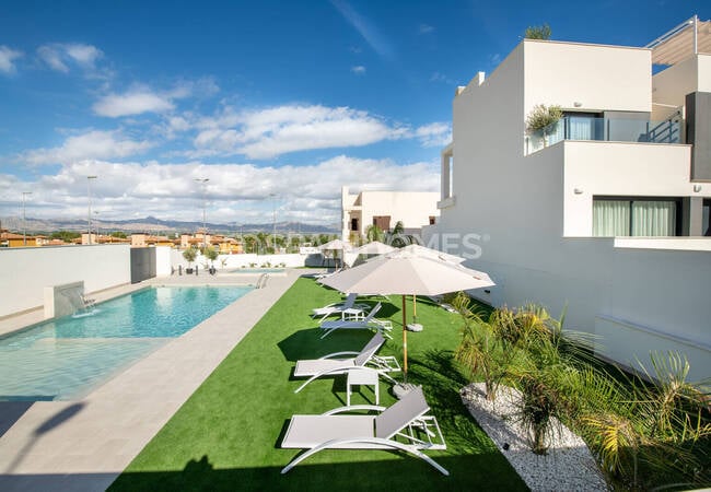 Alicante Cox'ta Havuzlu Sitede 2 ve 3 Odalı İkiz Villalar 8