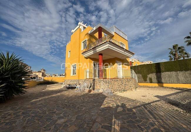House Close to the Beach in Guardamar Del Segura 3