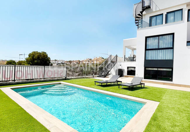 Elegant Golf Villas with Pool in Algorfa La Finca