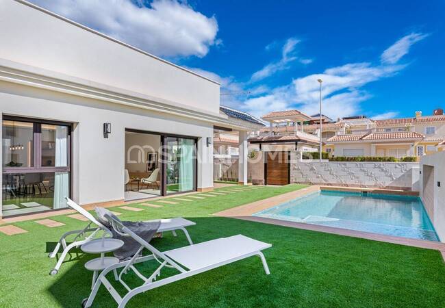 Stylish 3-bedroom House with Pool in Ciudad Quesada 4