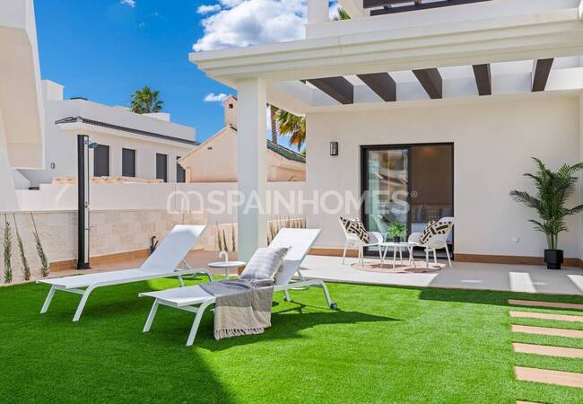 Stylish 3-bedroom House with Pool in Ciudad Quesada 5