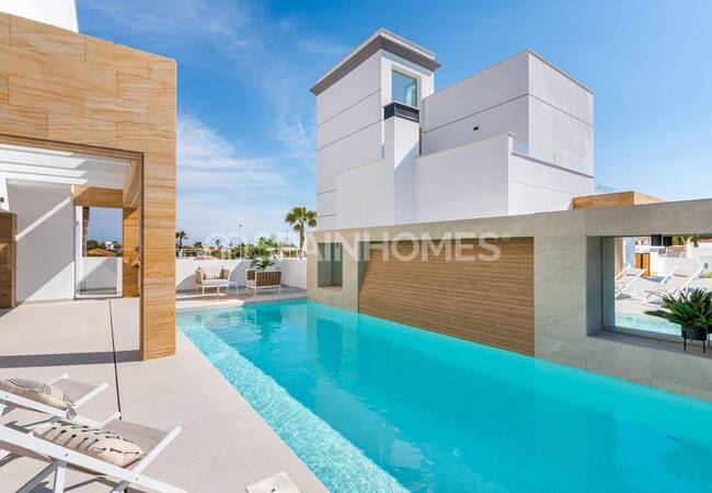 Villas 4 Chambres Avec Piscine Et Solarium À Ciudad Quesada 1