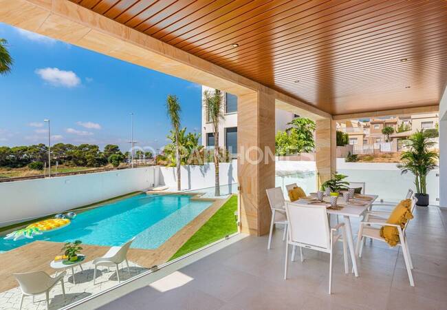 Villas Con Piscina Y Solárium En Ciudad Quesada 5