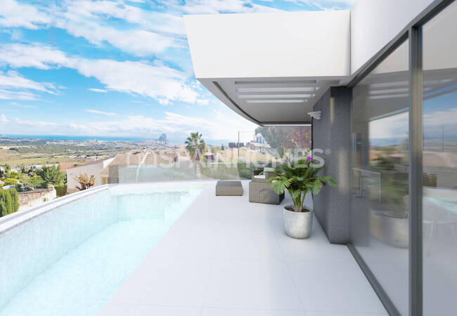 Sea View Villa with Pool in Calpe Alicante 1