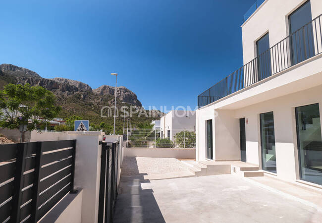 Потрясающий дом с частным бассейном и садом в Полопе 3