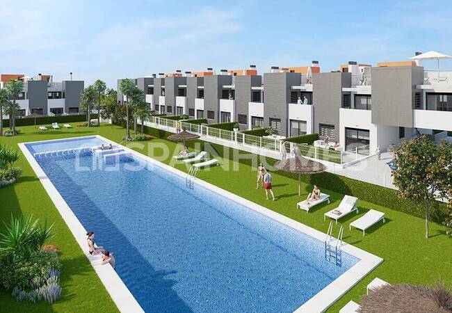 Torrevieja'da Sahile Yakın Bahçe veya Güneşlenme Teraslı Daireler