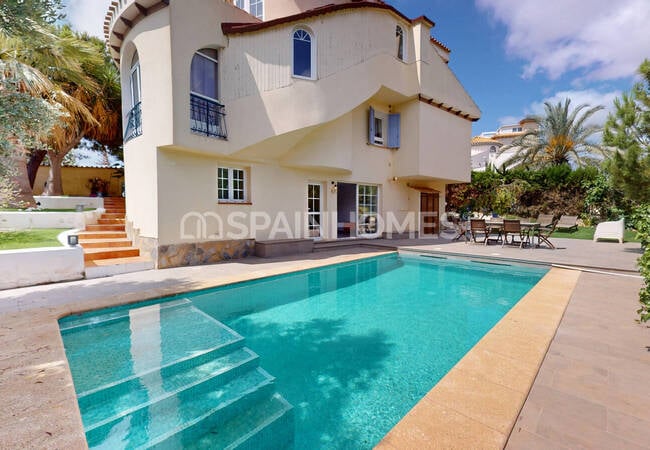 Huis Met 5 Slaapkamers, Tuin En Jacuzzi In Orihuela Costa 1
