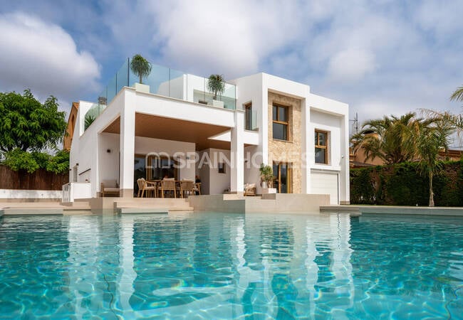 Villa Mit 4 Schlafzimmern Und Pool In Meeresnähe In Orihuela, Alicante