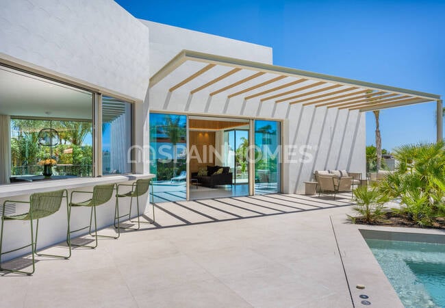 Las Colinas Golf'te Güney-batı Cepheli Şık Ev 3