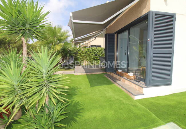 Stylish Detached House with Pool in La Zenia Alicante 4