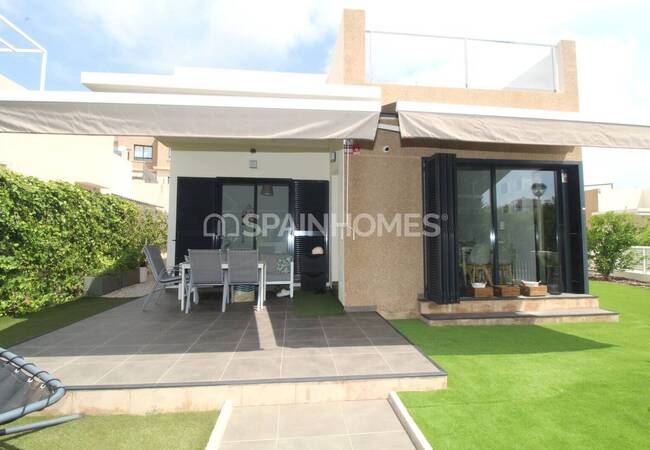 Stylish Detached House with Pool in La Zenia Alicante 2