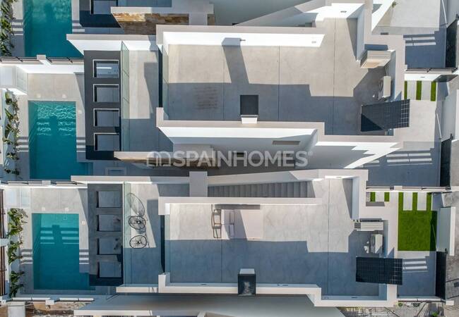 Newly-built Villas with Gym and Private Pools in Torrevieja 26