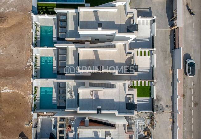 Newly-built Villas with Gym and Private Pools in Torrevieja 27