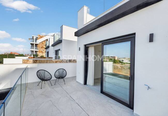 Newly-built Villas with Gym and Private Pools in Torrevieja 8