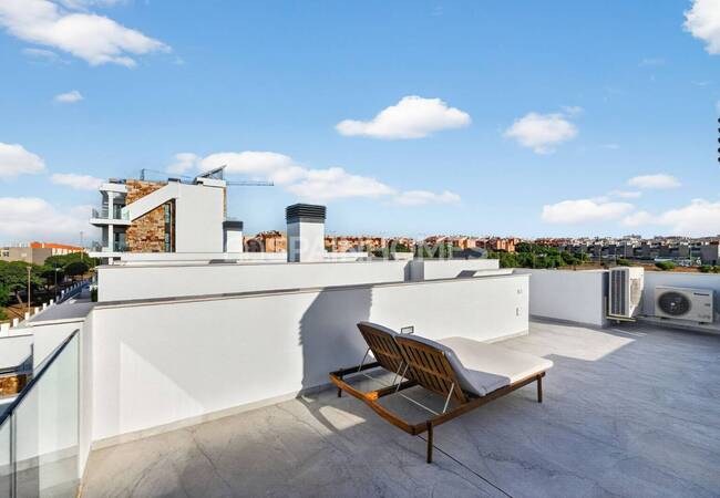 Newly-built Villas with Gym and Private Pools in Torrevieja 12