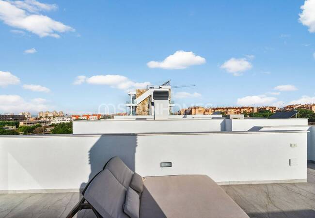 Newly-built Villas with Gym and Private Pools in Torrevieja 13