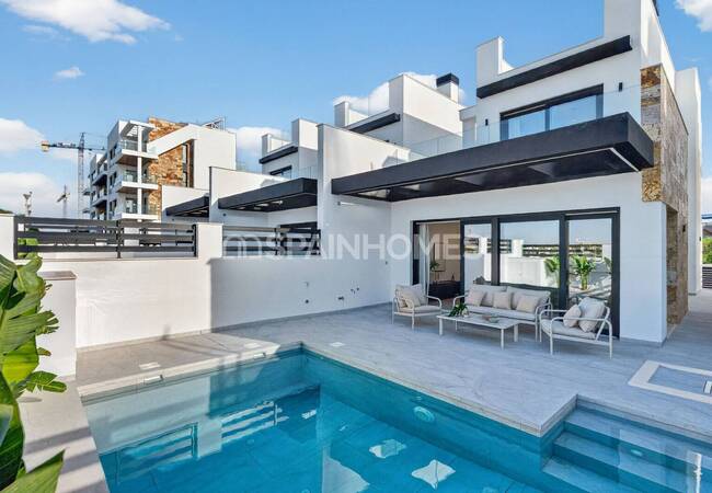 Newly-built Villas with Gym and Private Pools in Torrevieja 2