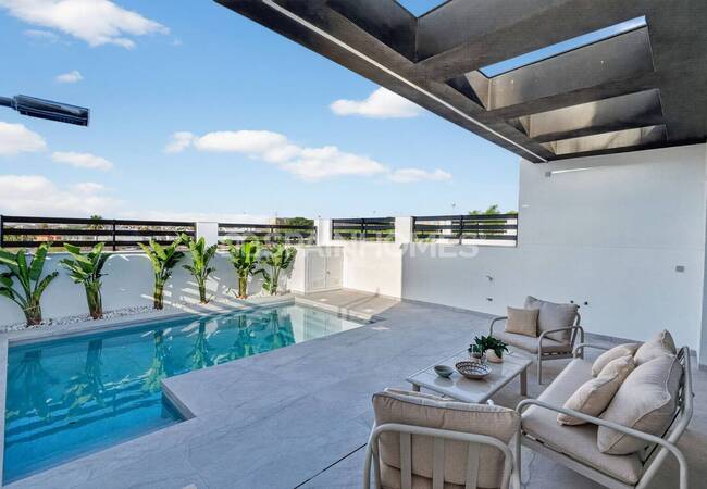 Newly-built Villas with Gym and Private Pools in Torrevieja 5