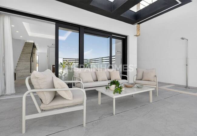 Newly-built Villas with Gym and Private Pools in Torrevieja 7