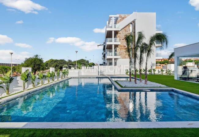 Newly-built Villas with Gym and Private Pools in Torrevieja 21