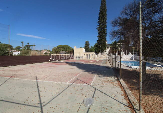Elche Alicante'de Havuzlu İspanyol Tasarımlı Ev 8