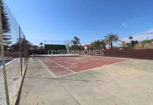Elche Alicante'de Havuzlu İspanyol Tasarımlı Ev 7