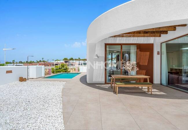 Modern 3-bedroom Houses with Private Pool in Algorfa 1