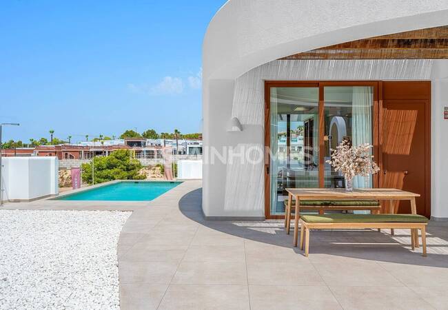 Modern 3-bedroom Houses with Private Pool in Algorfa 6