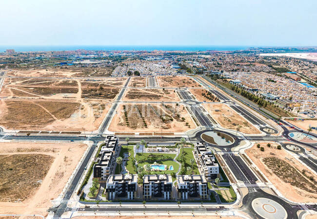 Torrevieja'da Ortak Havuzlu 2 Yatak Odalı Şık Daireler 8