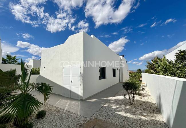 3-bedroom Villas with Pool in Alicante Benijofar 3