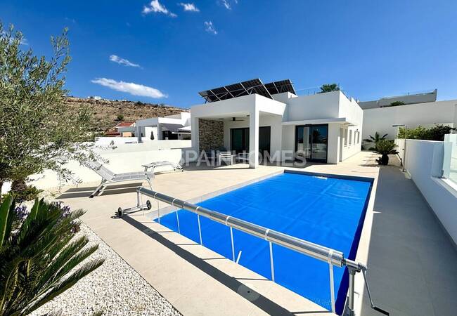 3-bedroom Villas with Pool in Alicante Benijofar 1