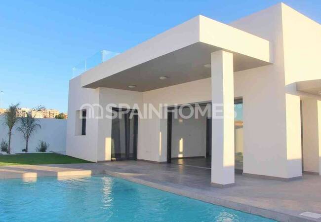 3-bedroom Villas with Private Pool in Alicante Rojales 1