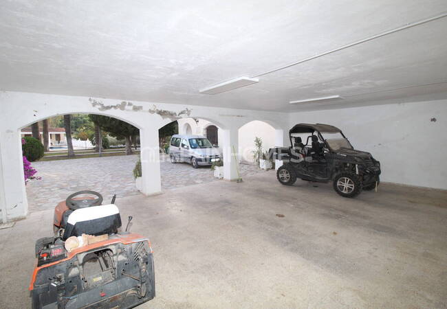 Spacious Real Estate with Private Pool in Alicante Elda 8